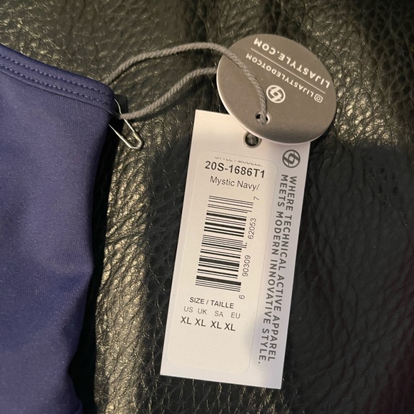 Lija Women's Racer Tennis Tank in Mystic Navy/Flowers size XL - Picture 4 of 6